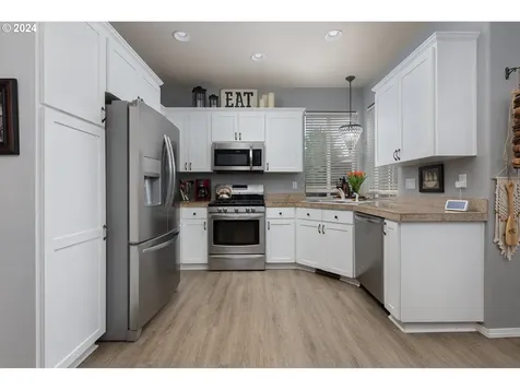 602 Se Inlet Avenue Lincoln City OR 97367