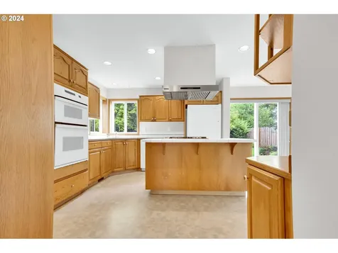 17577 NW Gilbert Lane Portland OR 97229