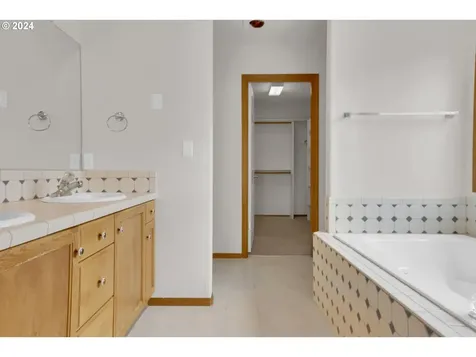 17577 NW Gilbert Lane Portland OR 97229
