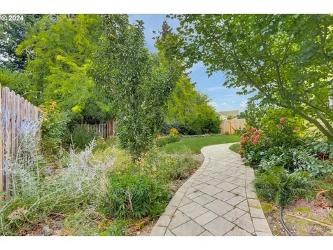 17577 NW Gilbert Lane Portland OR 97229