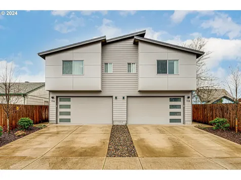 708 Gillis Street Vancouver WA 98661