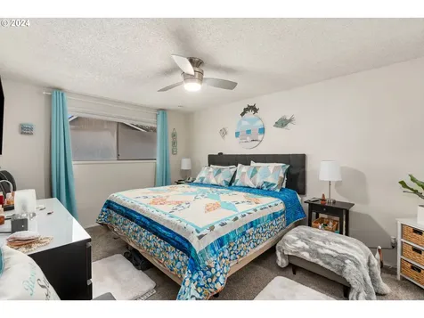 528 Hartke Loop Oregon City OR 97045