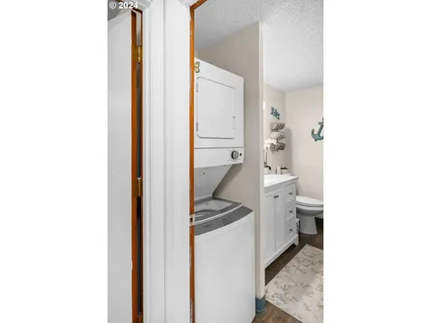 528 Hartke Loop Oregon City OR 97045