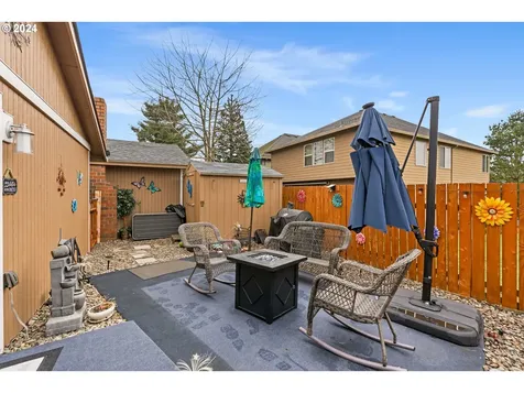 528 Hartke Loop Oregon City OR 97045