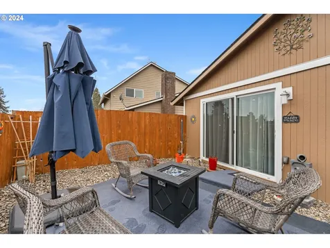 528 Hartke Loop Oregon City OR 97045