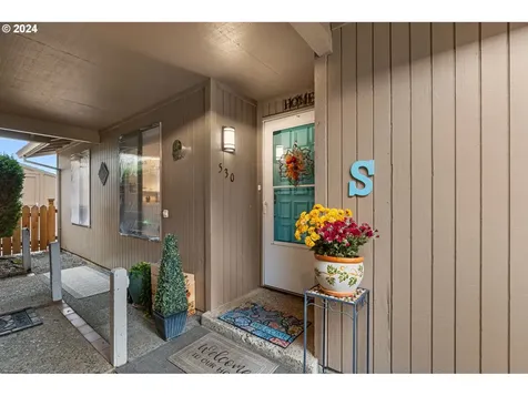 528 Hartke Loop Oregon City OR 97045