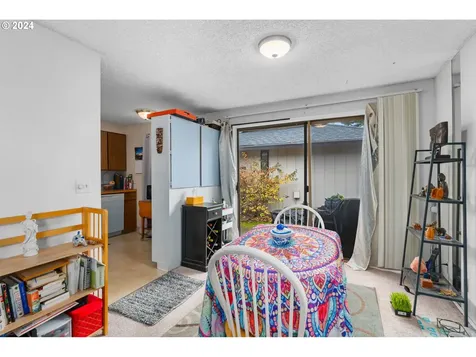 528 Hartke Loop Oregon City OR 97045