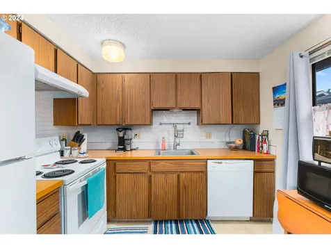 528 Hartke Loop Oregon City OR 97045