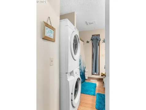 528 Hartke Loop Oregon City OR 97045