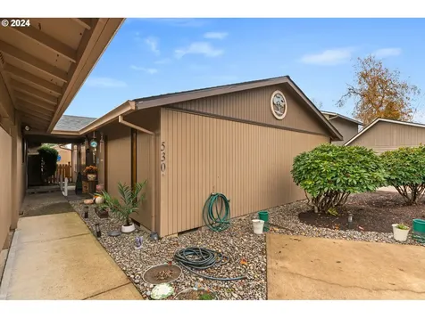 528 Hartke Loop Oregon City OR 97045