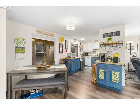 528 Hartke Loop Oregon City OR 97045