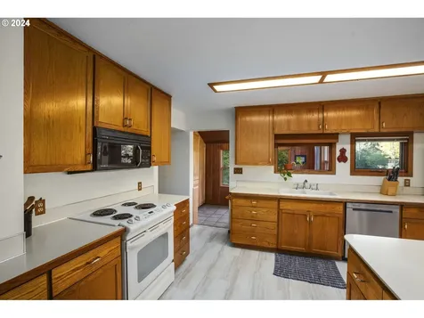 66228 Anliker Road Deer Island OR 97054