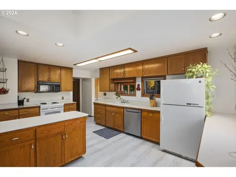 66228 Anliker Road Deer Island OR 97054