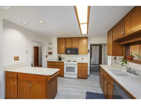 66228 Anliker Road Deer Island OR 97054