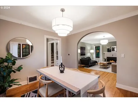 4519 NE 16th Avenue Portland OR 97211