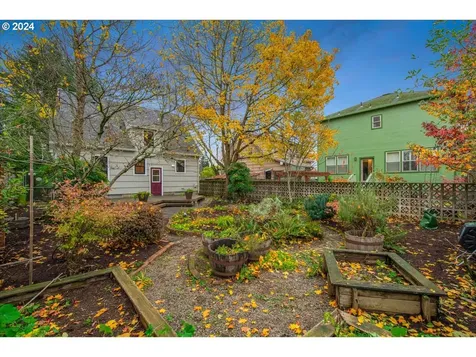 4519 NE 16th Avenue Portland OR 97211