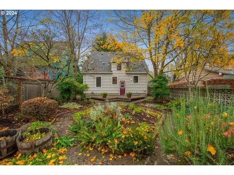 4519 NE 16th Avenue Portland OR 97211