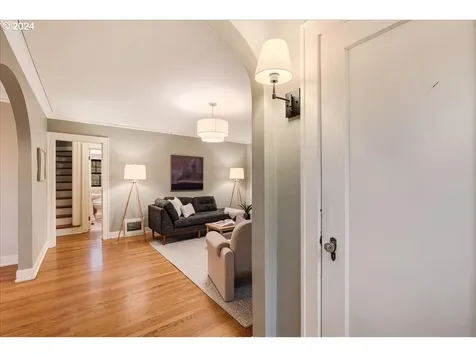 4519 NE 16th Avenue Portland OR 97211
