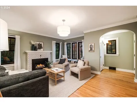 4519 NE 16th Avenue Portland OR 97211