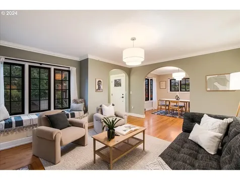4519 NE 16th Avenue Portland OR 97211
