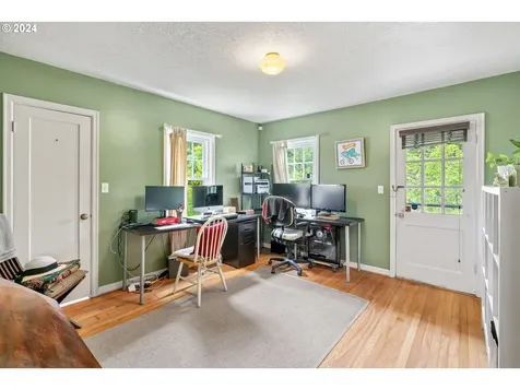 6617 Se Barbara Welch Road Portland OR 97236