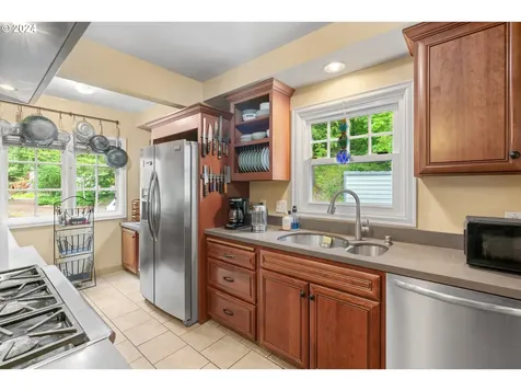 6617 Se Barbara Welch Road Portland OR 97236