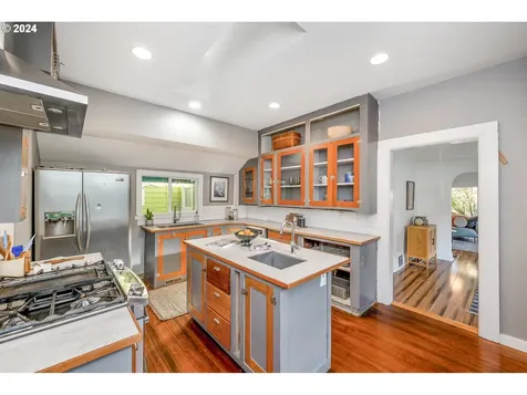 317 Ne Stanton Street Portland OR 97212