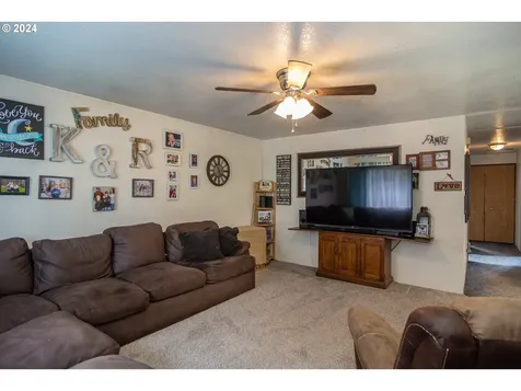 216 Brentridge Drive Roseburg OR 97471