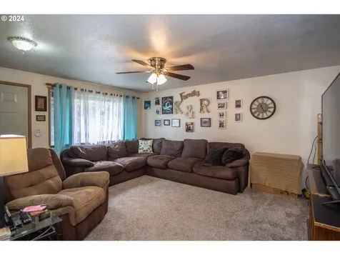 216 Brentridge Drive Roseburg OR 97471
