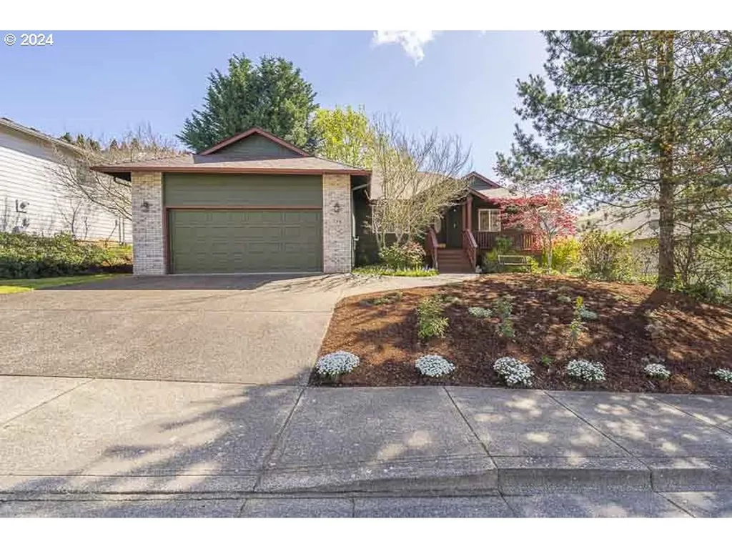 738 Mule Deer Street Nw Salem OR 97304