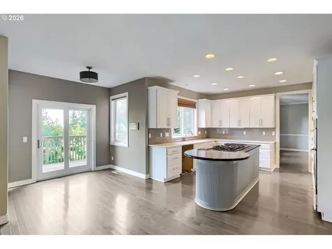 10585 NW Skyline Boulevard Portland OR 97231