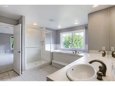 10585 NW Skyline Boulevard Portland OR 97231