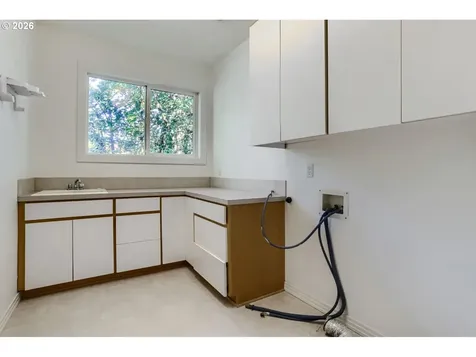 10585 NW Skyline Boulevard Portland OR 97231