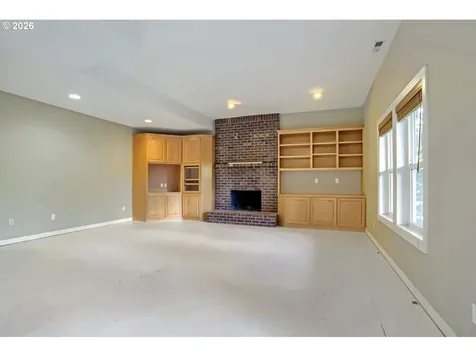 10585 NW Skyline Boulevard Portland OR 97231