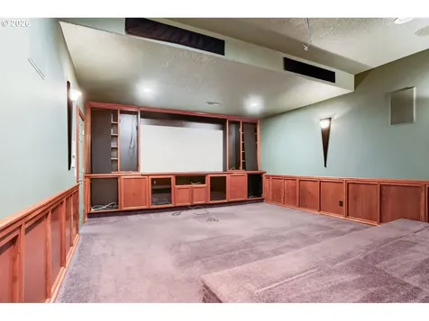 10585 NW Skyline Boulevard Portland OR 97231