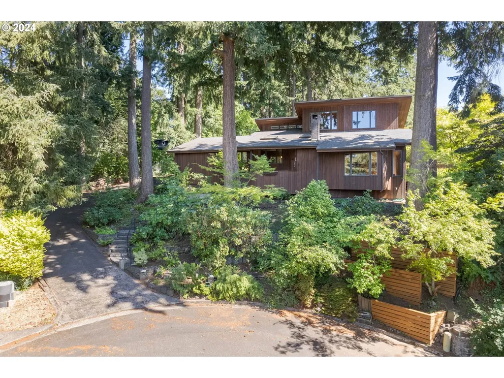 1471 Kervon Court Eugene OR 97405