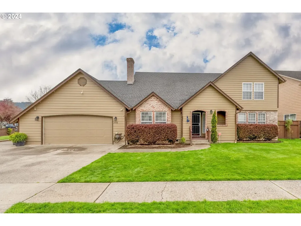 2508 Redwood Avenue Longview WA 98632