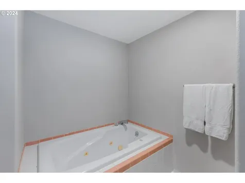 2508 Redwood Avenue Longview WA 98632