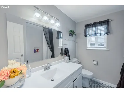 2508 Redwood Avenue Longview WA 98632