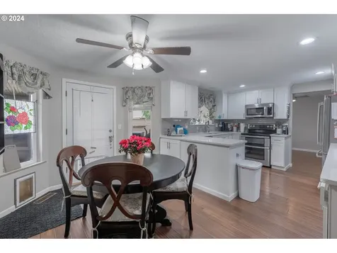 2508 Redwood Avenue Longview WA 98632