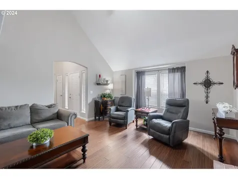 2508 Redwood Avenue Longview WA 98632