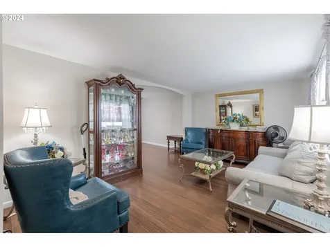 2508 Redwood Avenue Longview WA 98632