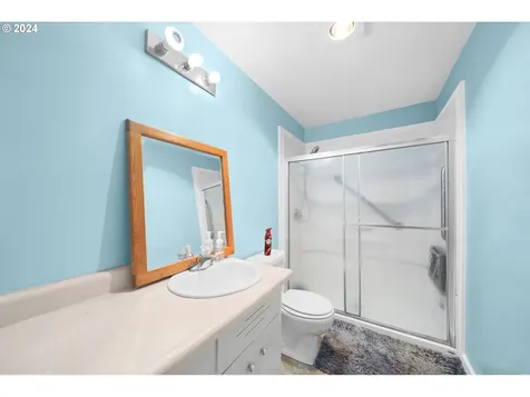420 N 16th Street Cottage Grove OR 97424