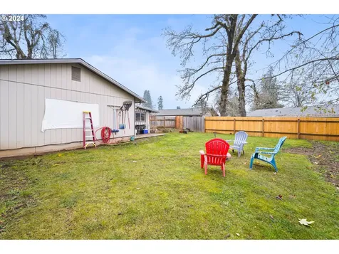 420 N 16th Street Cottage Grove OR 97424