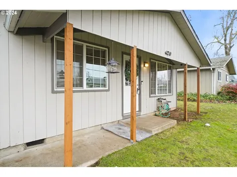 420 N 16th Street Cottage Grove OR 97424