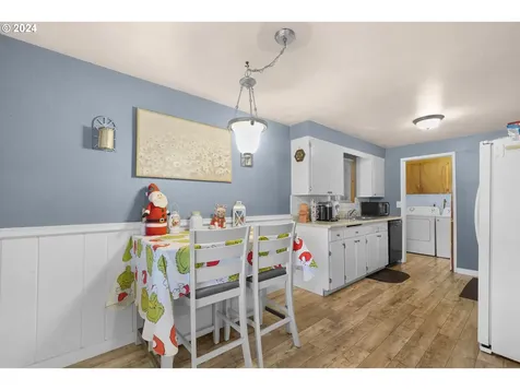 420 N 16th Street Cottage Grove OR 97424