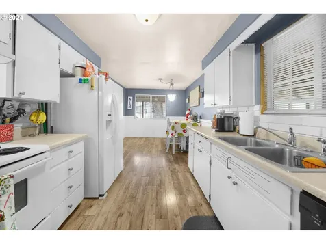 420 N 16th Street Cottage Grove OR 97424