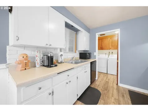 420 N 16th Street Cottage Grove OR 97424