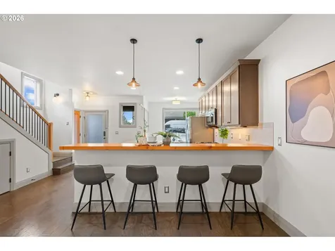 7667 SE Sherman Court Portland OR 97215