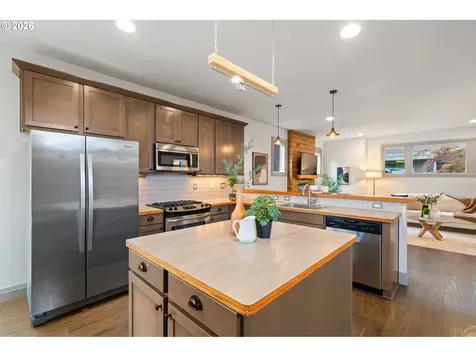 7667 SE Sherman Court Portland OR 97215
